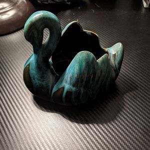 Blue Mountain Swan Sculpture